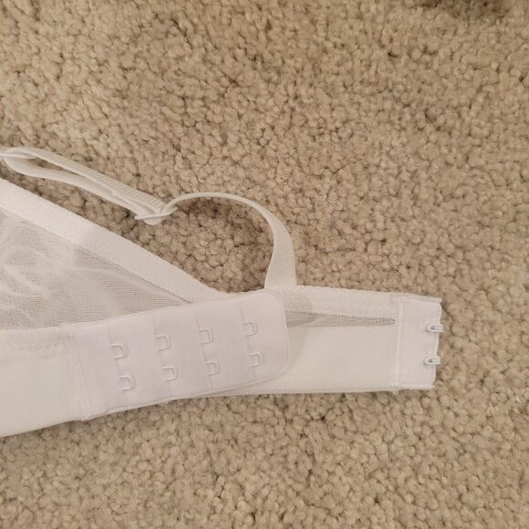 Chantelle White Lace Bra - Picture 10 of 10